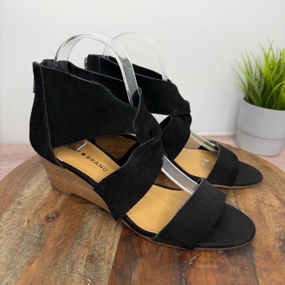 Lucky Brand Women’s Jamin Black Suede Twist Wedge - Size: 8 - Picture 2 of 8